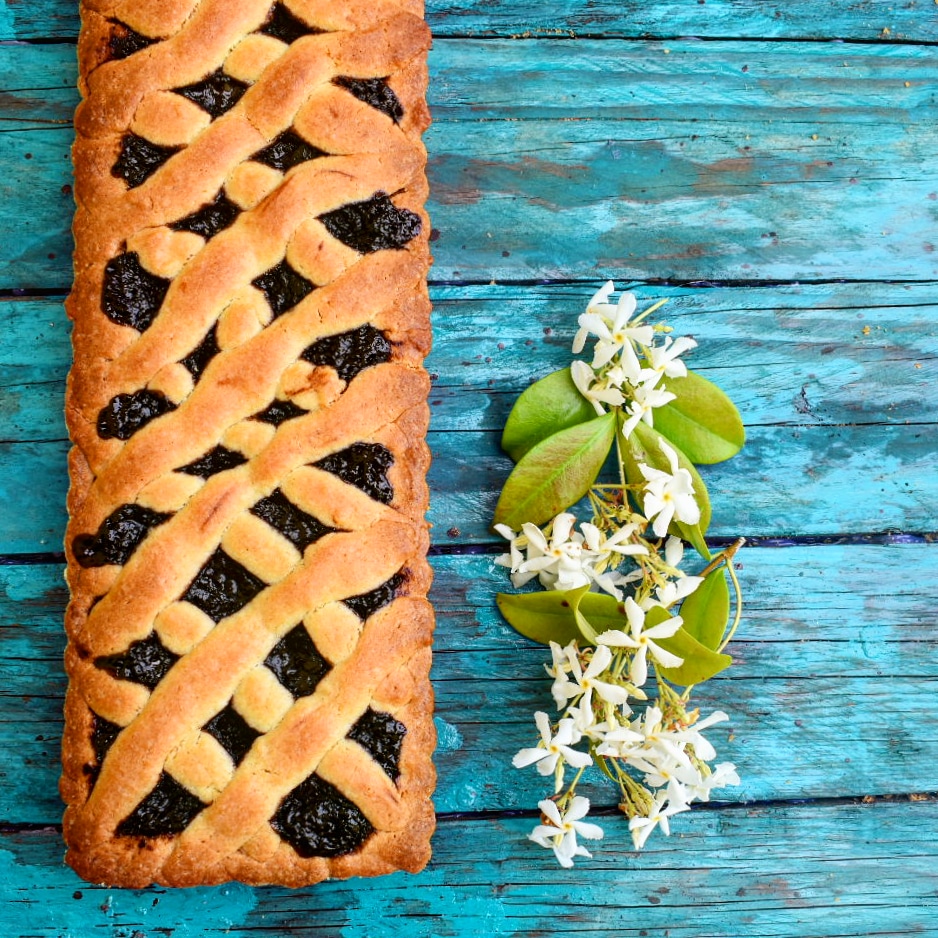 CROSTATA DELLA NONNA – CON FROLLA ALL’OLIO D’OLIVA E MARMELLATA D’UVA “CONDITA”